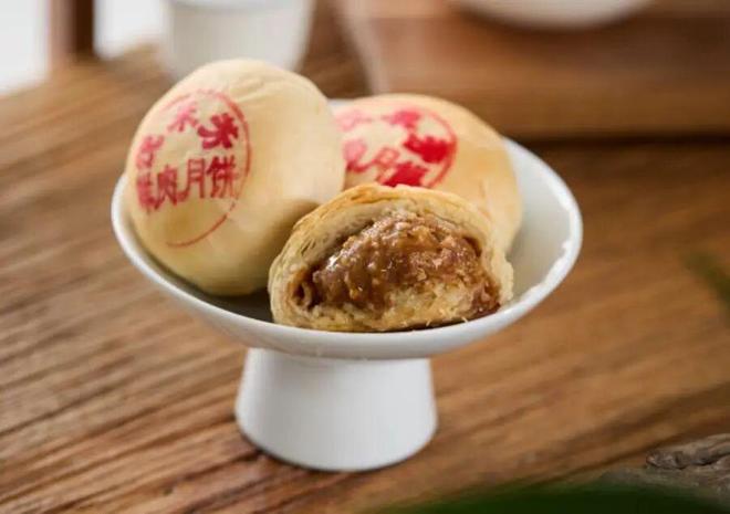 时凌晨三点就来！城隍庙开出“爷青回”市集不朽情缘mg网址为这口上海有人排队6小(图11)