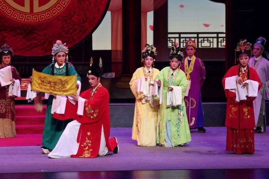 以!烟花、音乐会、篝火晚会解锁N种玩法→不朽情缘网站屯昌跨年夜元旦活动“香”当可(图2) 以!烟花、音乐会、篝火晚会解锁N种玩法→不朽情缘网站屯昌跨年夜元旦活动“香”当可(图2)