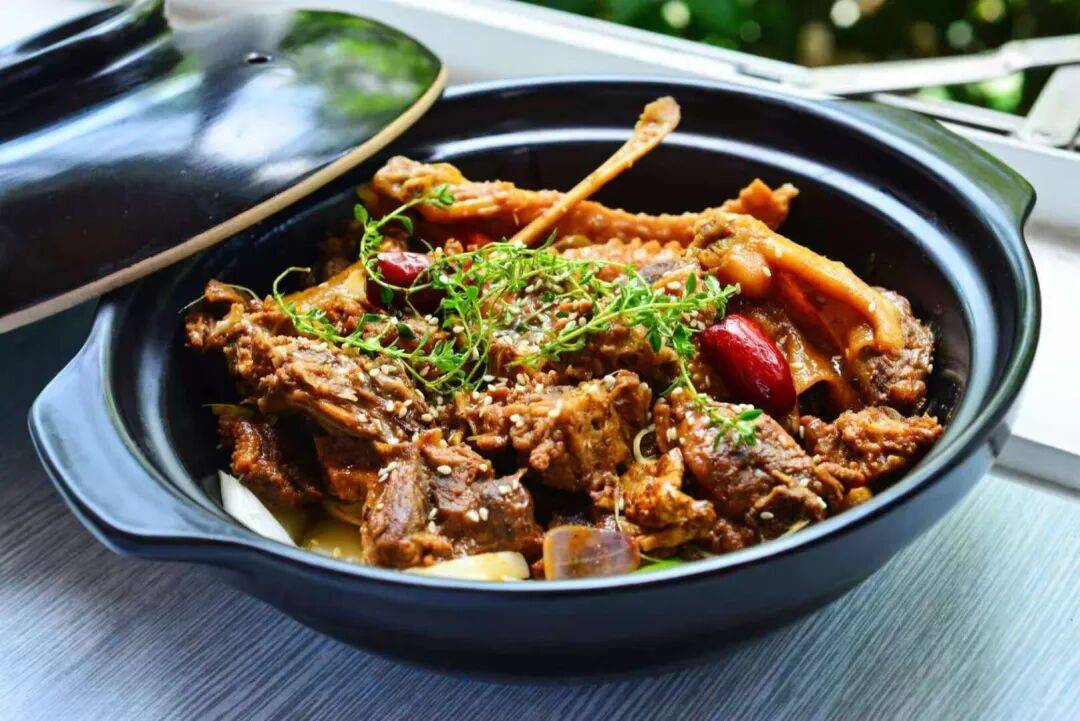 以!烟花、音乐会、篝火晚会解锁N种玩法→不朽情缘网站屯昌跨年夜元旦活动“香”当可(图4) 以!烟花、音乐会、篝火晚会解锁N种玩法→不朽情缘网站屯昌跨年夜元旦活动“香”当可(图4)